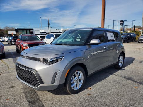 New 2025 Kia Soul LX image 3