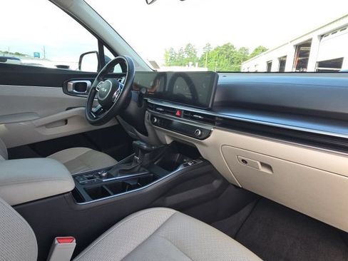 Used 2024 Kia Sorento S w/ Panoramic Sunroof Package FWD image 21