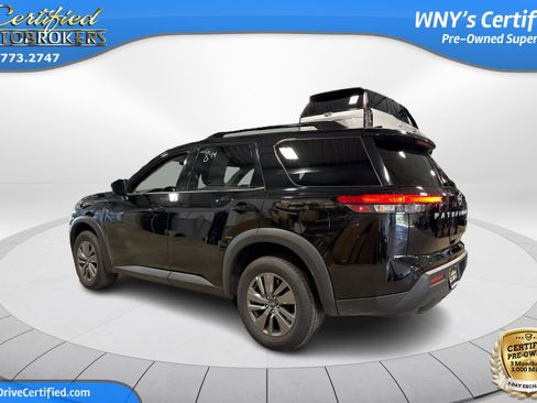 Used 2025 Nissan Pathfinder SV AWD/4WD image 8
