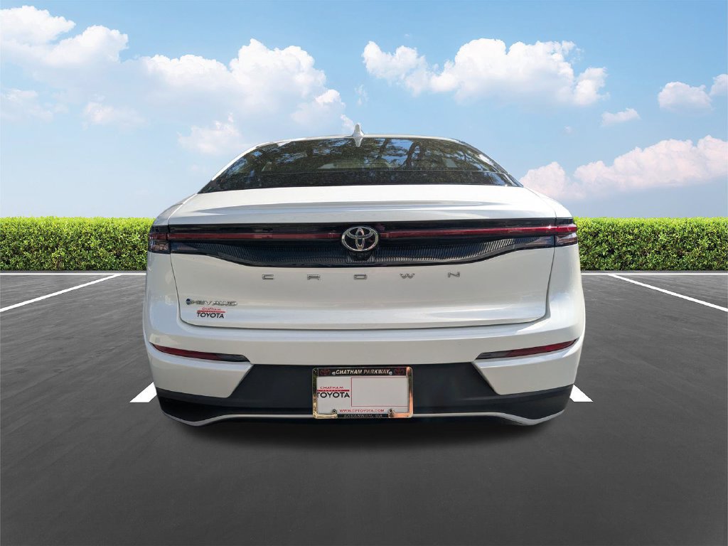 Certified 2025 Toyota Crown AWD/4WD image 5