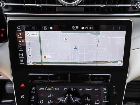 Used 2023 Maserati Grecale Modena AWD/4WD image 17
