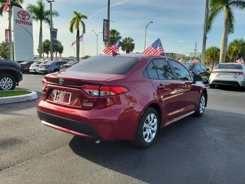 Used 2022 Toyota Corolla LE FWD image 12