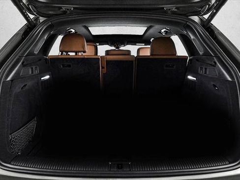 Used 2025 Audi Q5 Prestige w/ Prestige Package image 6