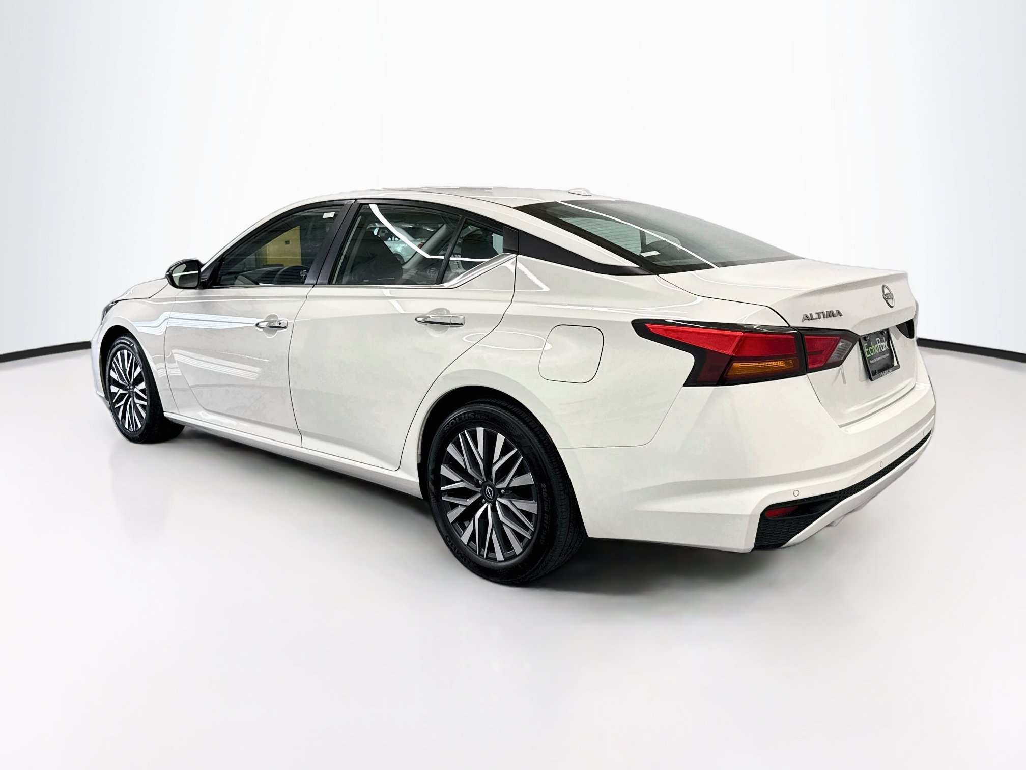 Used 2025 Nissan Altima 2.5 SV FWD image 5