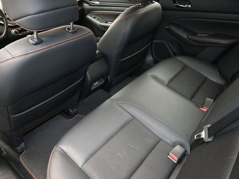 Used 2020 Nissan Altima 2.5 SR w/ Premium Package image 13