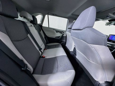 Used 2025 Toyota RAV4 XLE w/ Convenience Package FWD image 28