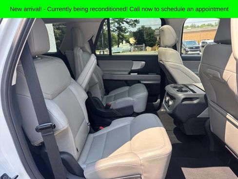 Used 2025 Ford Expedition Active AWD/4WD image 12