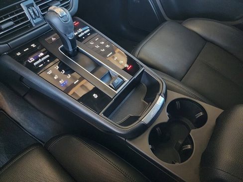 Used 2022 Porsche Macan image 51