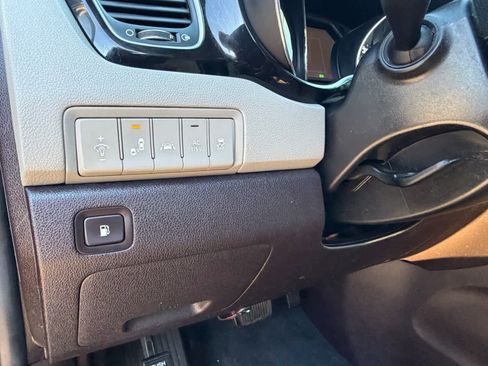 Used 2018 Kia Sedona SX Limited w/ SX Limited Prestige Package image 26