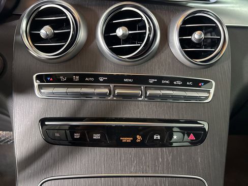 Used 2022 Mercedes-Benz GLC 300 GLC 300 w/ Premium Package Lite image 18