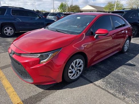 Used 2021 Toyota Corolla LE FWD image 2