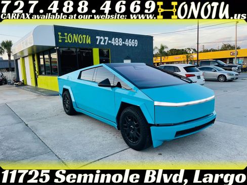 Used 2024 Tesla Cybertruck AWD Crew Cab image 30