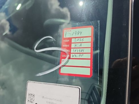 Certified 2025 Kia Seltos EX w/ EX Sunroof Package FWD image 8