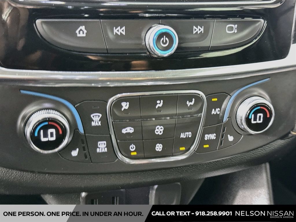 Used 2021 Chevrolet Traverse LT FWD image 15