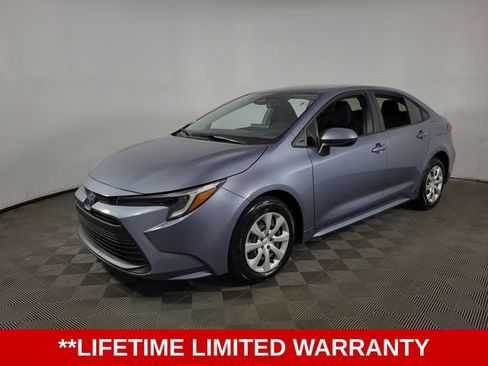 Used 2025 Toyota Corolla LE FWD image 3