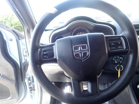 Used 2013 Dodge Avenger SE FWD image 6