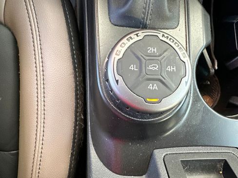 Used 2023 Ford Bronco Wildtrak AWD/4WD image 7