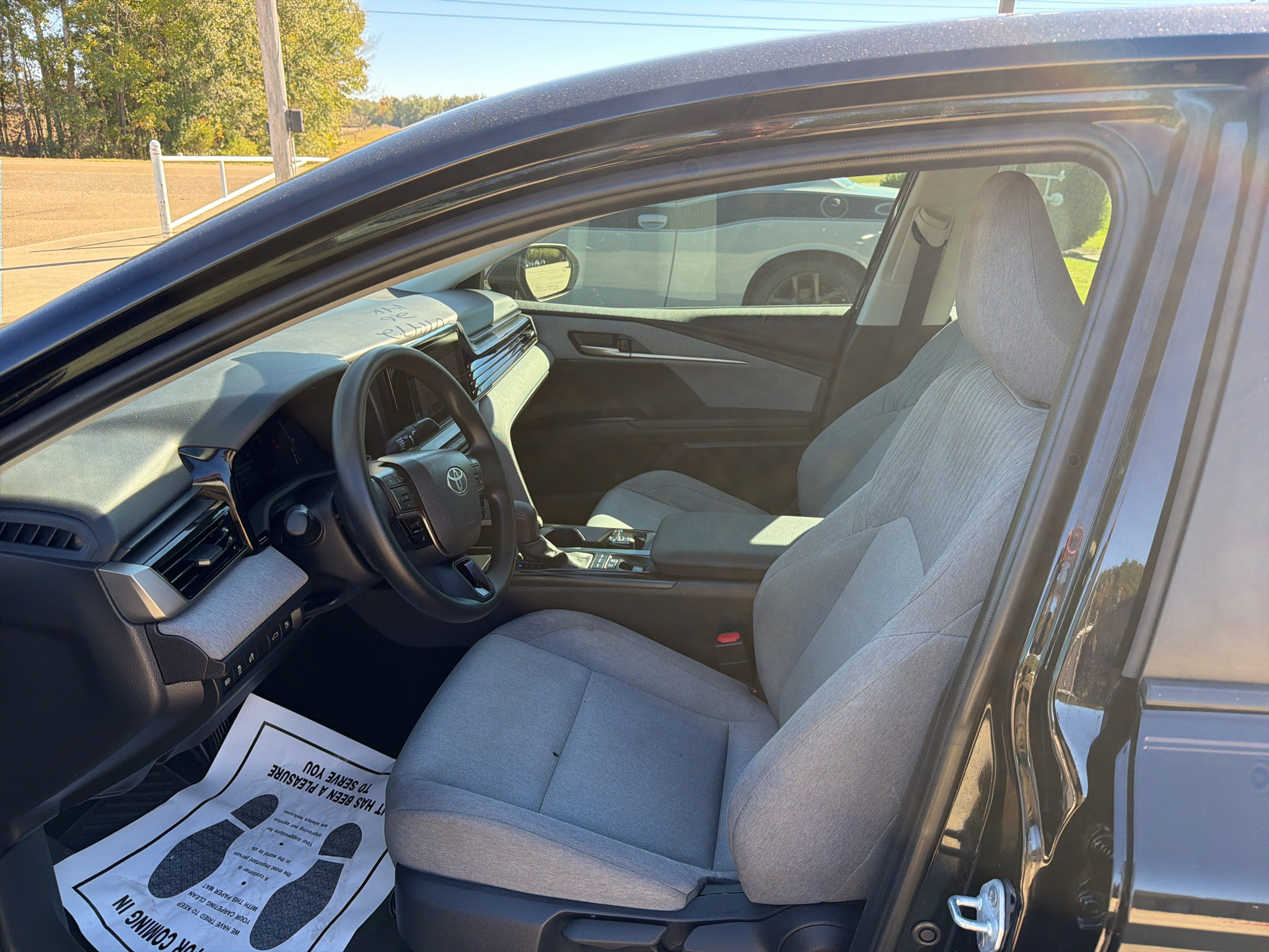 Used 2026 Toyota Camry LE FWD image 9