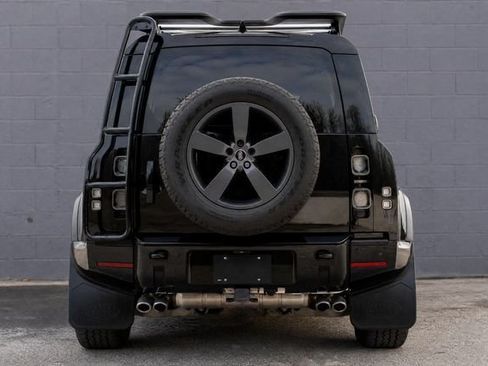 Used 2024 Land Rover Defender 110 V8 AWD/4WD image 8
