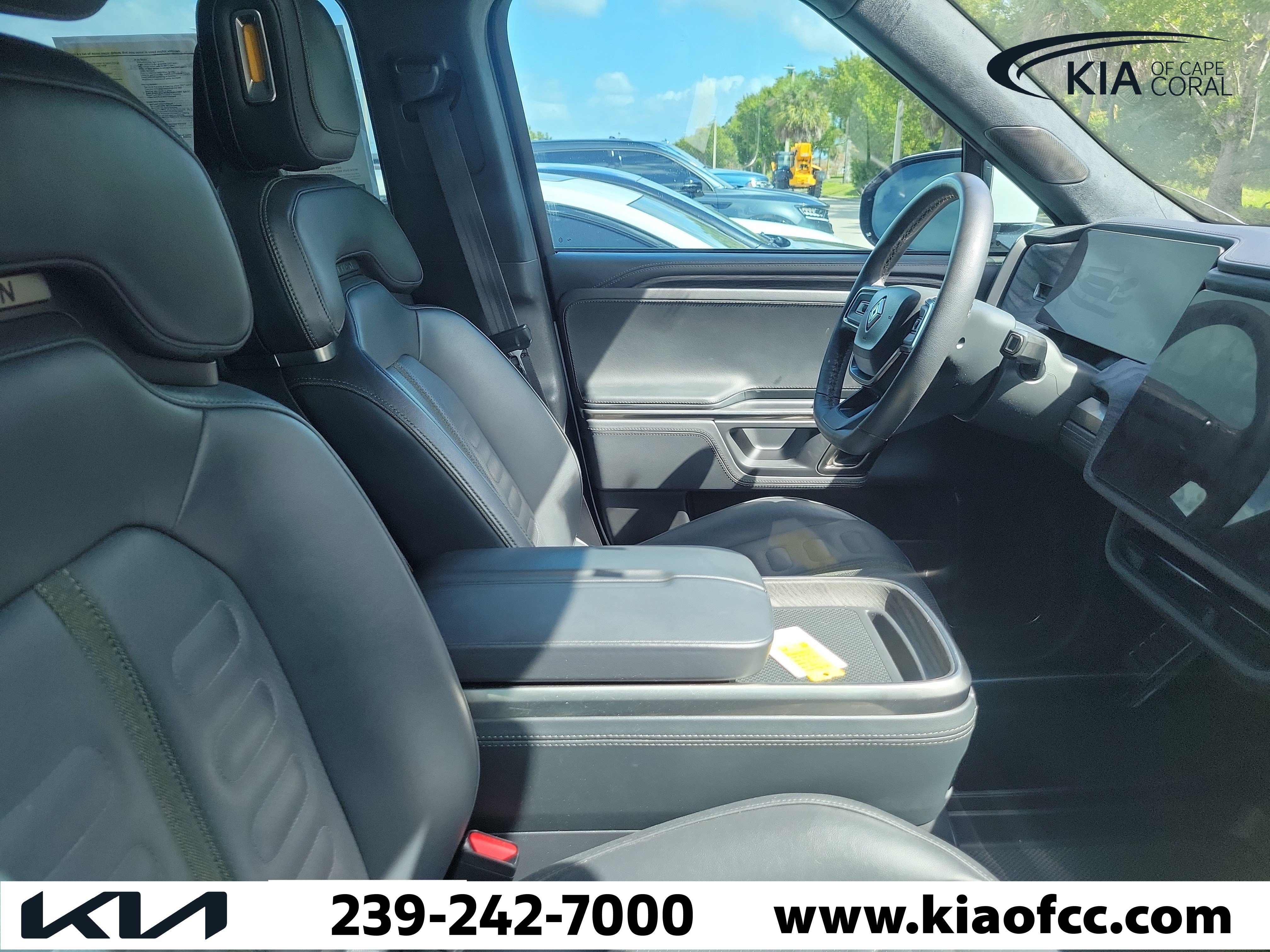 Used 2023 Rivian R1S Launch Edition Quad AWD/4WD image 7