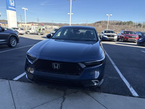 Used 2023 Honda Accord Touring image 8