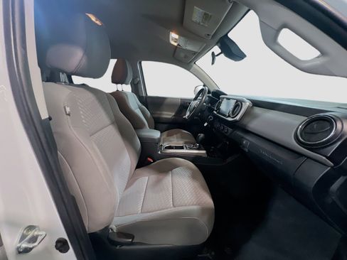 Used 2023 Toyota Tacoma SR5 RWD image 18