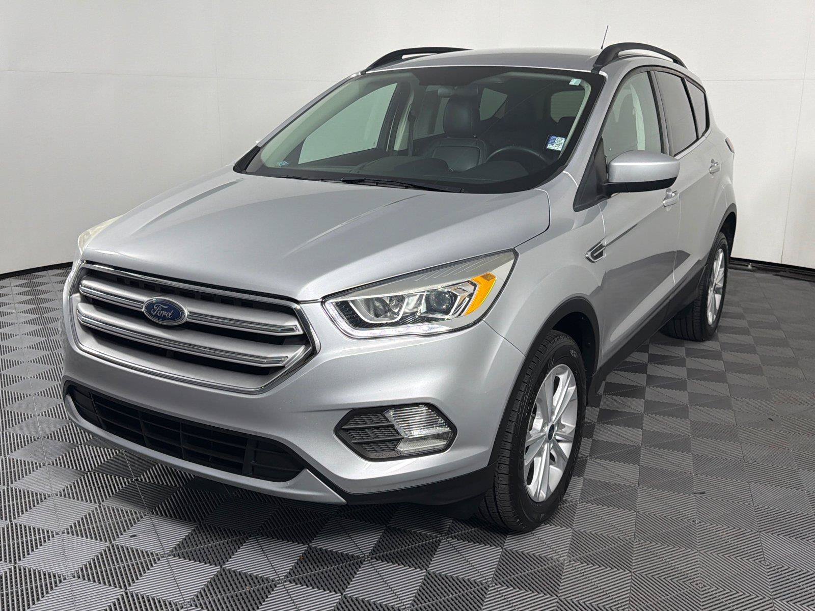 Used 2019 Ford Escape SEL AWD/4WD image 3