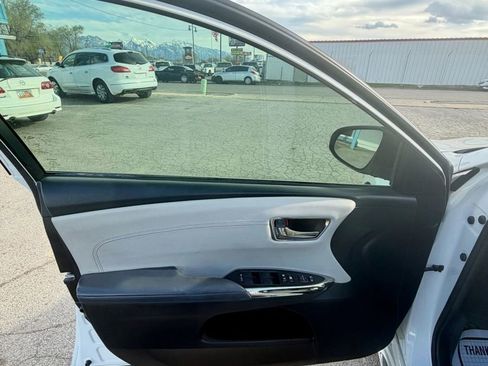 Used 2015 Toyota Avalon XLE FWD image 27