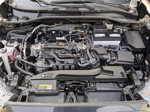 Used 2025 Toyota Corolla Cross LE image 30