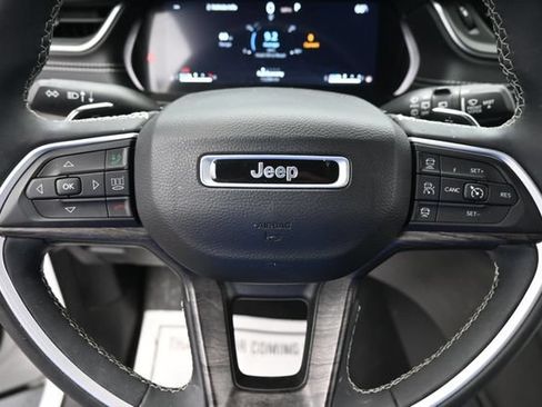 Used 2023 Jeep Grand Cherokee Limited AWD/4WD image 19