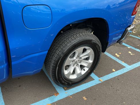 Used 2024 RAM 1500 Laramie image 25