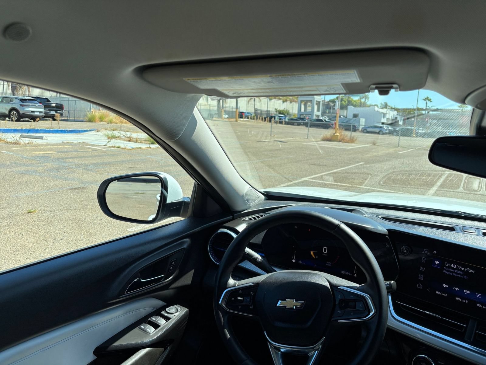 Used 2025 Chevrolet Trax LT w/ LT Convenience Package FWD image 32