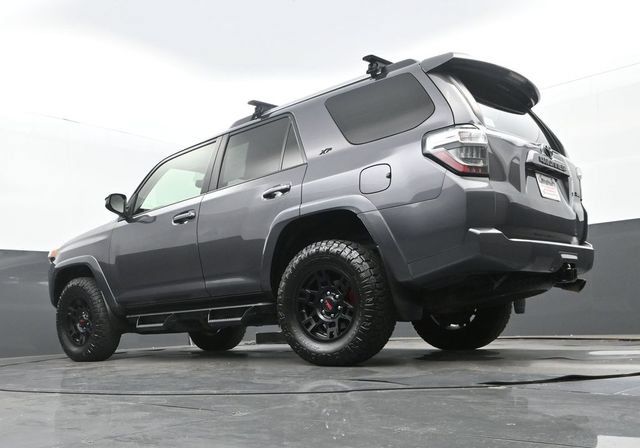 Used 2021 Toyota 4Runner SR5 AWD/4WD image 25