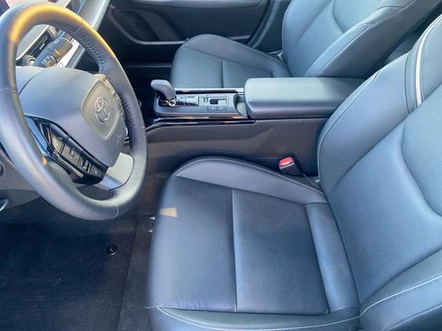 Used 2024 Toyota Prius XLE image 11