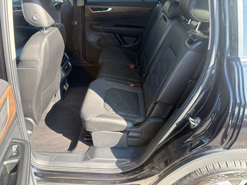 Used 2024 Volkswagen Atlas SE FWD image 23
