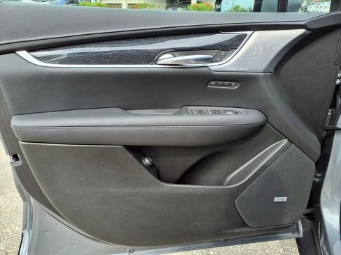 Used 2022 Cadillac XT5 Premium Luxury w/ Technology Package AWD/4WD image 20