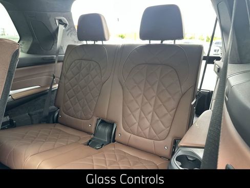 Certified 2026 BMW X7 xDrive40i w/ M Sport Package image 32