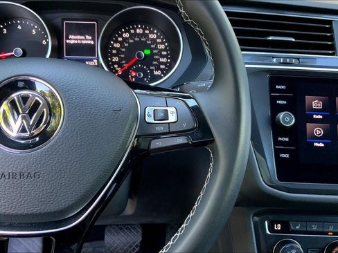 Certified 2021 Volkswagen Tiguan SE image 22