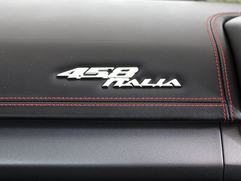 Certified 2015 Ferrari 458 Italia Coupe RWD image 34
