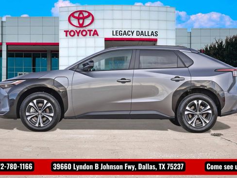 Used 2024 Toyota bZ4X XLE image 7