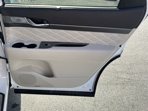 Used 2021 Hyundai Palisade Calligraphy image 18