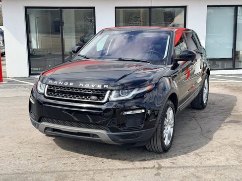 Used 2019 Land Rover Range Rover Evoque SE Premium image 10