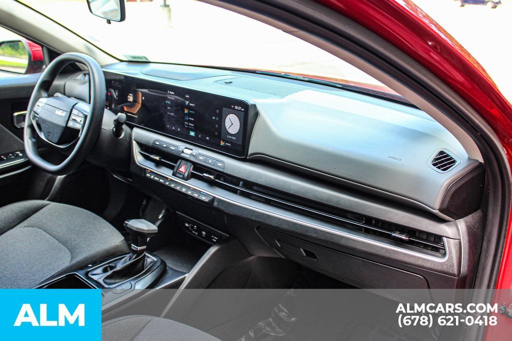 Used 2025 Kia K4 FWD image 22