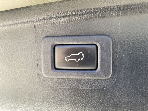 Used 2017 Subaru Outback 2.5i Limited image 38