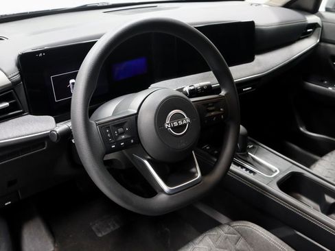 Certified 2025 Nissan Kicks SV image 24