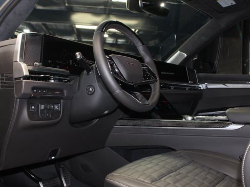 Used 2026 Cadillac Escalade V w/ LPO, ONYX Package AWD/4WD image 79