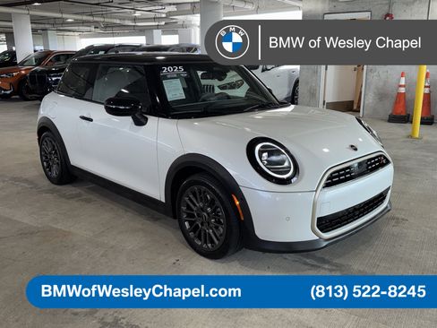 Used 2025 MINI Cooper S FWD image 1
