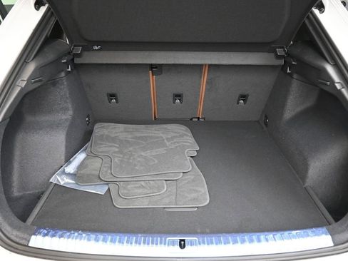 Used 2024 Audi Q3 2.0T Premium w/ Convenience Package image 19