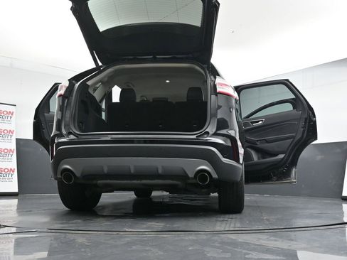 Used 2019 Ford Edge Titanium w/ Cargo Accessory Package image 29