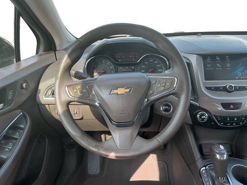 Used 2016 Chevrolet Cruze LT w/ Convenience Package FWD image 18